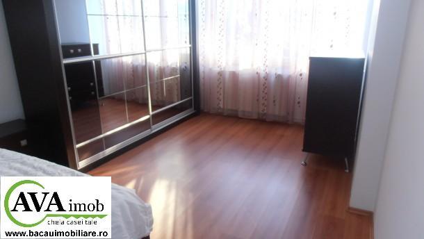 Vand apartament cu 4 camere la etajul 1 zona Cora - Pret | Preturi Vand apartament cu 4 camere la etajul 1 zona Cora