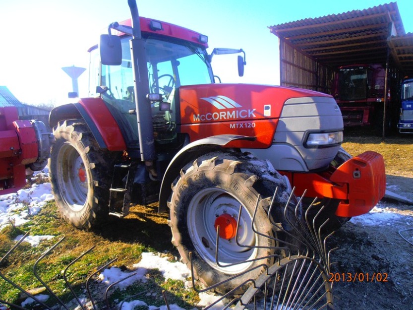 Tractor Mc Cormick si culegator de porumb Geringhoff. Aproape noi - Pret | Preturi Tractor Mc Cormick si culegator de porumb Geringhoff. Aproape noi