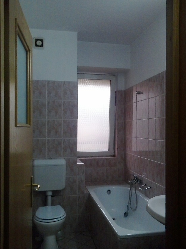 Oferta inchiriere apartament 3camere decomandat, zona Victoriei, - Pret | Preturi Oferta inchiriere apartament 3camere decomandat, zona Victoriei,