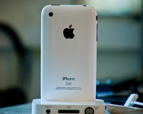 Apple iPhone 3Gs 32GB BLACK UNLOCKED - Pret | Preturi Apple iPhone 3Gs 32GB BLACK UNLOCKED