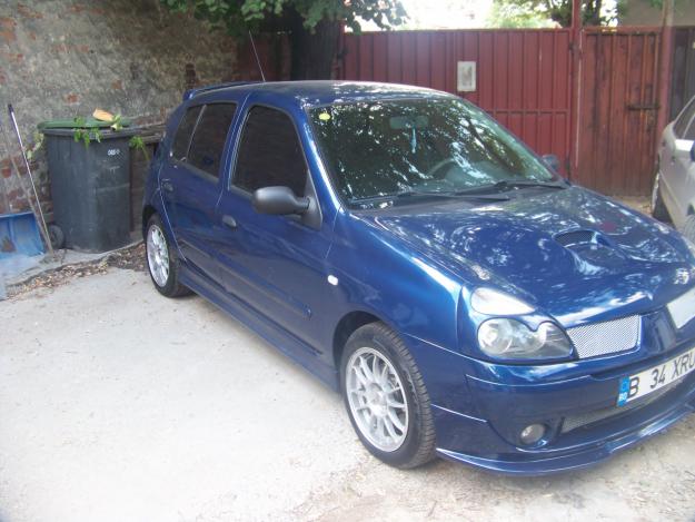 Renault clio 1.4 16 valve sport an fabricatie 2003,climatronic,geamuri electrice,alarma vi - Pret | Preturi Renault clio 1.4 16 valve sport an fabricatie 2003,climatronic,geamuri electrice,alarma vi