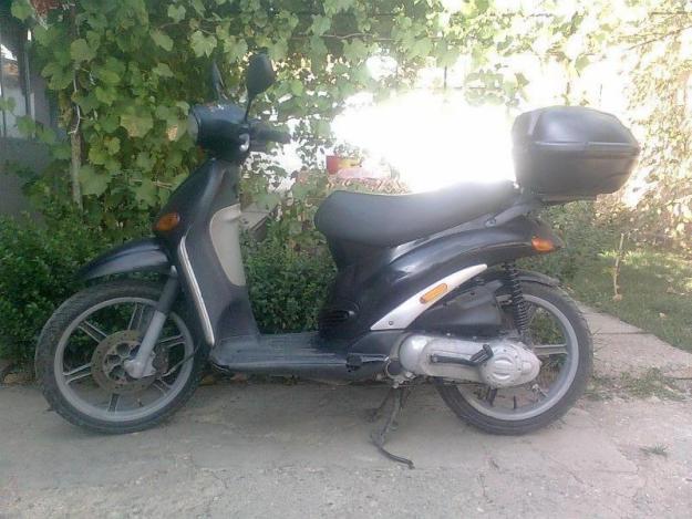 VAND PIAGGIO LIBERTY AN PERFECTA STARE DE FUNCTIONARE TALON ITALIA ORIGINAL PORNESTE LA BU - Pret | Preturi VAND PIAGGIO LIBERTY AN PERFECTA STARE DE FUNCTIONARE TALON ITALIA ORIGINAL PORNESTE LA BU