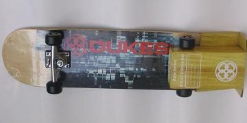 Skateboard - GEN X USA Dukes Exile Series Lemn de artar in 9 straturi - Pret | Preturi Skateboard - GEN X USA Dukes Exile Series Lemn de artar in 9 straturi