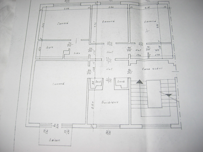 De vinzare un apartament cu 4 camere la Oradea zona Rogerius - Pret | Preturi De vinzare un apartament cu 4 camere la Oradea zona Rogerius