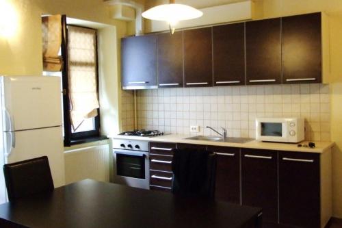 Apartament spatios, situat in Centrul Istoric € 400 - Pret | Preturi Apartament spatios, situat in Centrul Istoric € 400