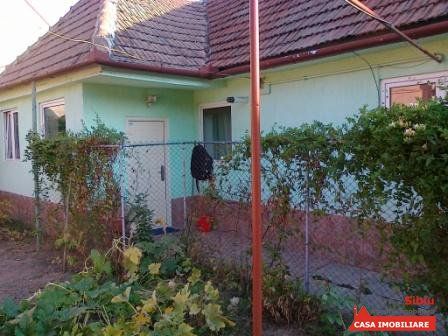 Casa in zona Piata Cluj cu inca o familie in curte - Pret | Preturi Casa in zona Piata Cluj cu inca o familie in curte