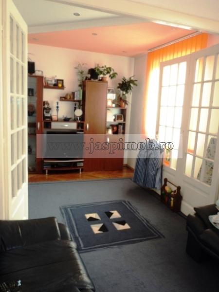 JASP10146 - Vanzare apartament 3 camere in vila TINERETULUI-CANTEMIR - Pret | Preturi JASP10146 - Vanzare apartament 3 camere in vila TINERETULUI-CANTEMIR