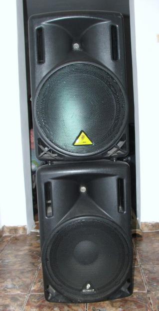 Vand Pereche de BOXE ACTIVA BEHRINGER EUROLIVE B215A - Pret | Preturi Vand Pereche de BOXE ACTIVA BEHRINGER EUROLIVE B215A