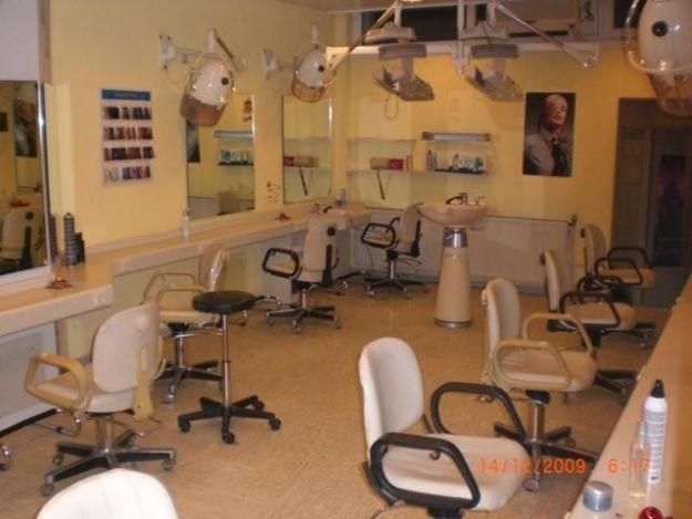 Vand salon coafura-frizerie - Pret | Preturi Vand salon coafura-frizerie