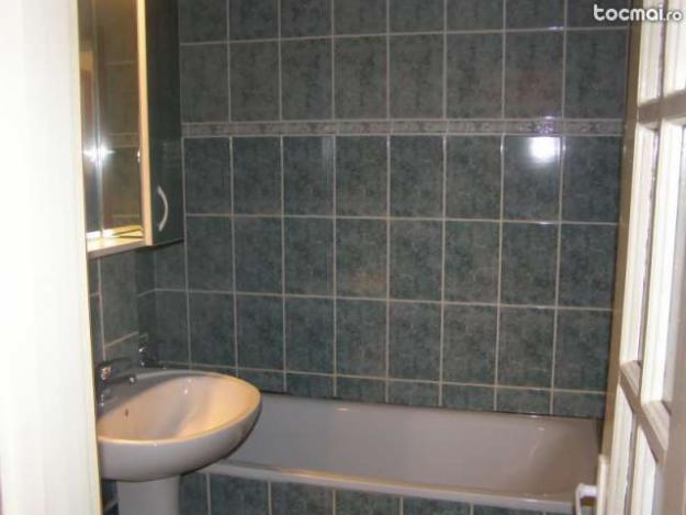 3 CAMERE zona centrala finisaje moderne 34000euro neg - Pret | Preturi 3 CAMERE zona centrala finisaje moderne 34000euro neg