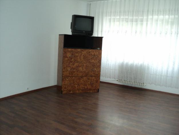 VAND APARTAMENT 3 CAM.DOROBANTI - Pret | Preturi VAND APARTAMENT 3 CAM.DOROBANTI