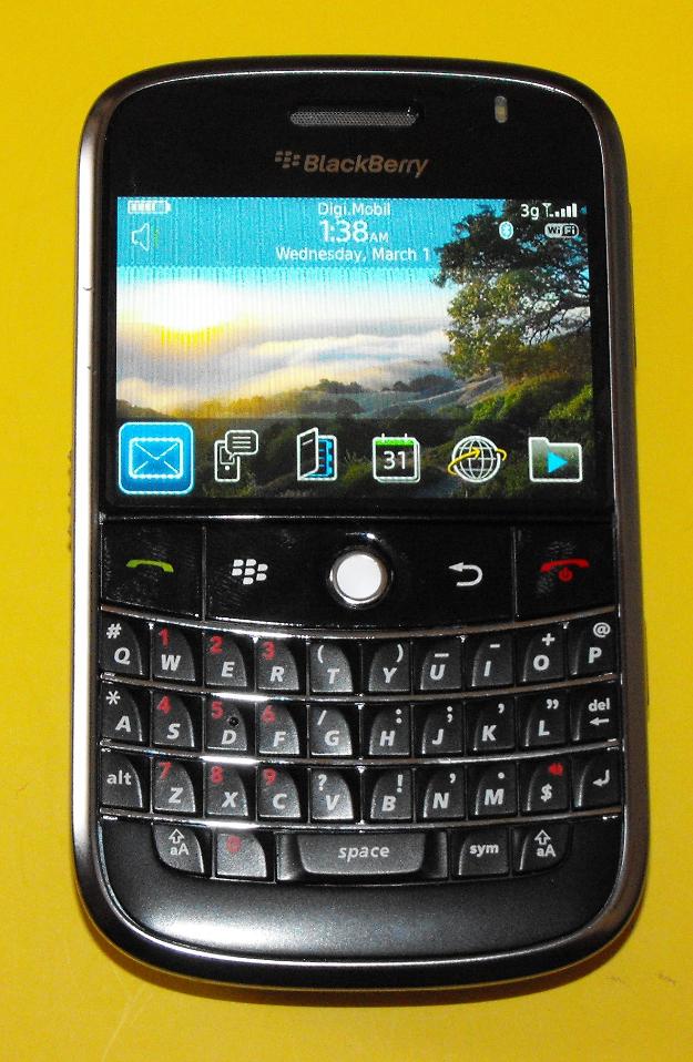 Blackberry Bold 9000, NOU, necodat, carcasa piele+ card 2GB-379Ron - Pret | Preturi Blackberry Bold 9000, NOU, necodat, carcasa piele+ card 2GB-379Ron