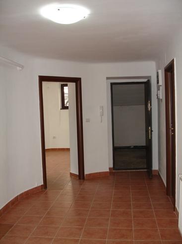 Cismigiu,Stirbei Voda, apartament 3 camere, renovat,pretabil firme - Pret | Preturi Cismigiu,Stirbei Voda, apartament 3 camere, renovat,pretabil firme