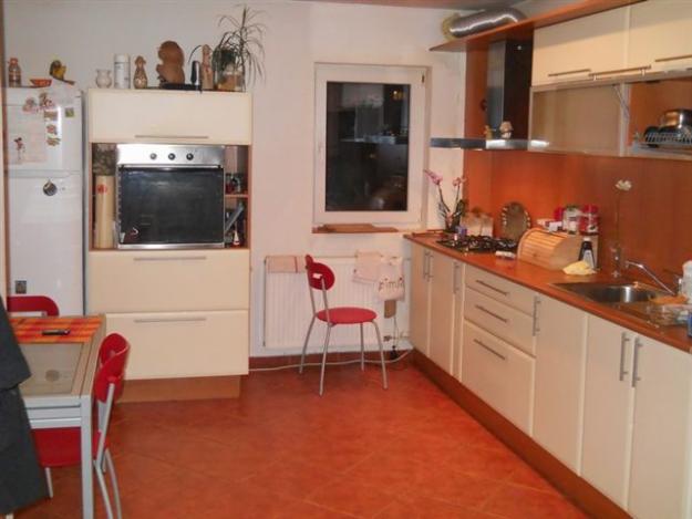 vand apartament 4 camere - Pret | Preturi vand apartament 4 camere