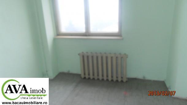 Apartament 3 camere decomandate zona Garii fara imbunatatiri - Pret | Preturi Apartament 3 camere decomandate zona Garii fara imbunatatiri