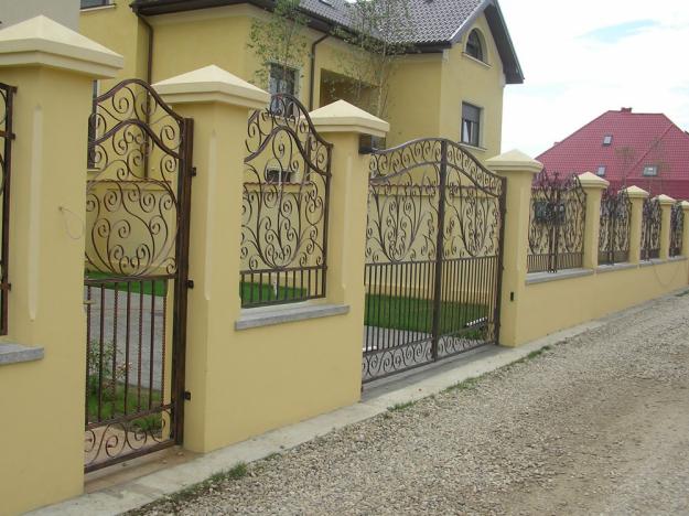 FIER FORJAT, PORTI ,GARDURI,BALUSTRADE,GRILAJE,PERGOLE SI STRUCTURI METALICE - Pret | Preturi FIER FORJAT, PORTI ,GARDURI,BALUSTRADE,GRILAJE,PERGOLE SI STRUCTURI METALICE