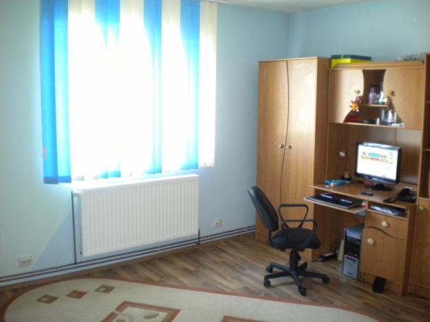 Schimb casa in Cuvin cu apartament in Arad - Pret | Preturi Schimb casa in Cuvin cu apartament in Arad