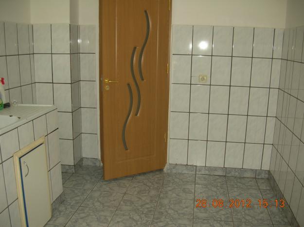 Vand apartament 3 camere Pitesti Bascov - Pret | Preturi Vand apartament 3 camere Pitesti Bascov