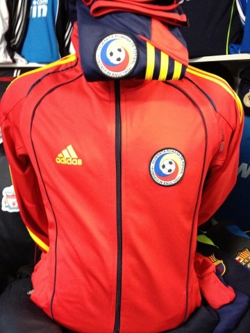 Trening conic fotbal sylon Adidas Fotbal Nationala Romania – marime XS la XL - 130 lei - Pret | Preturi Trening conic fotbal sylon Adidas Fotbal Nationala Romania – marime XS la XL - 130 lei