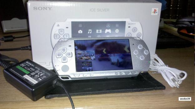 Consola Sony PSP 2004, modat, pachet full, stare impecabila - Pret | Preturi Consola Sony PSP 2004, modat, pachet full, stare impecabila