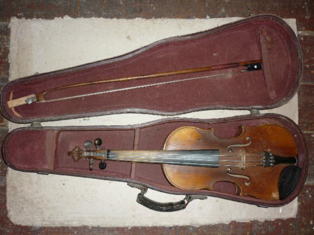 vioara veche ANTONIUS BRAUN originala de maestru - Pret | Preturi vioara veche ANTONIUS BRAUN originala de maestru