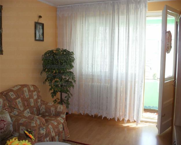 Apartament 3 camere zona Ramnicu Sarat - Pret | Preturi Apartament 3 camere zona Ramnicu Sarat