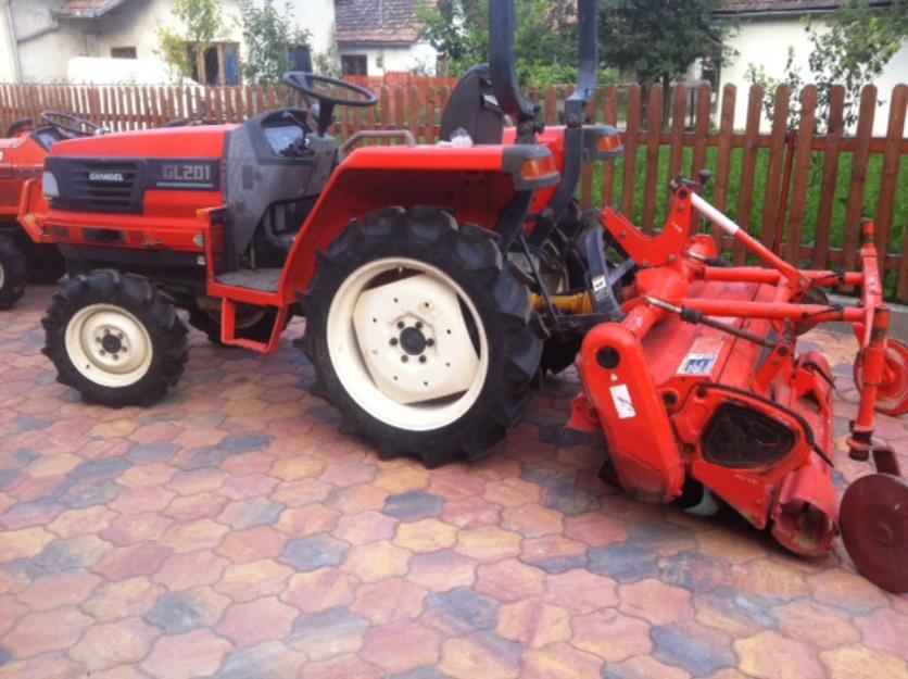 tractoras,tractor japonez kubota 4x4 - Pret | Preturi tractoras,tractor japonez kubota 4x4