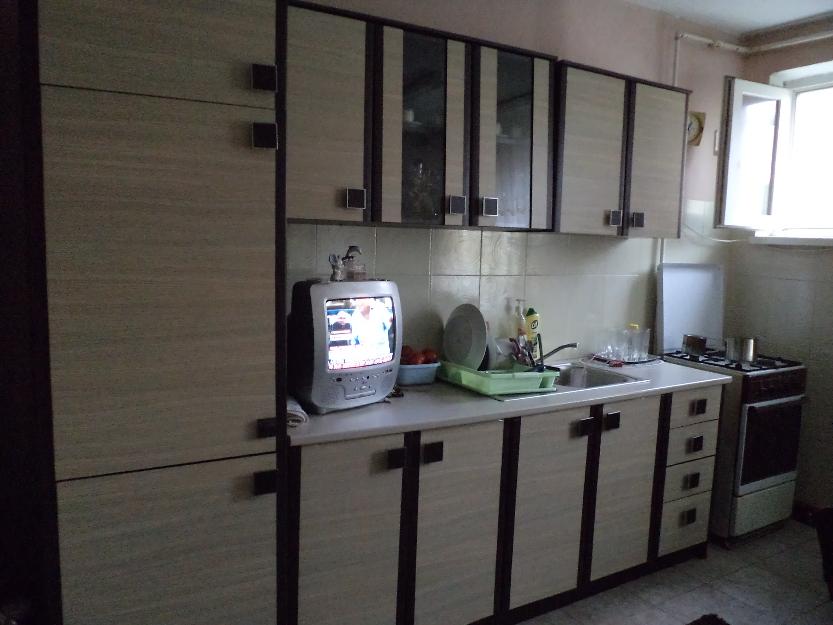 Apartament patru camere , decomandat , 90 mp - Pret | Preturi Apartament patru camere , decomandat , 90 mp