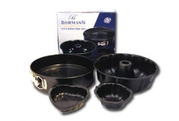Set 4 tavite pentru prajituri Bohmann BH-6446 - Pret | Preturi Set 4 tavite pentru prajituri Bohmann BH-6446
