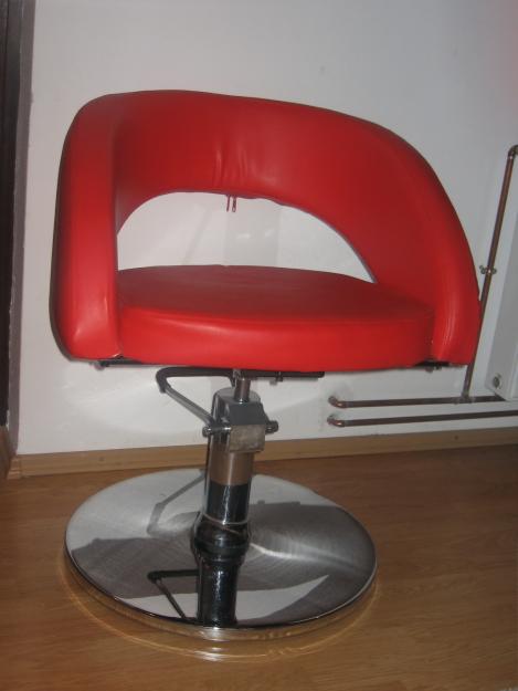 Vand urgent 2 scaune pentru salon. - Pret | Preturi Vand urgent 2 scaune pentru salon.