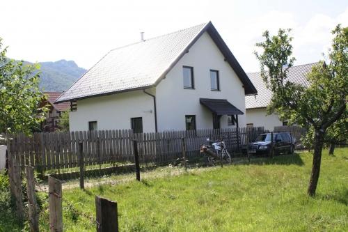 Luxury 4 bedroom vacation villa in Bran-Predelut. € 80 - Pret | Preturi Luxury 4 bedroom vacation villa in Bran-Predelut. € 80