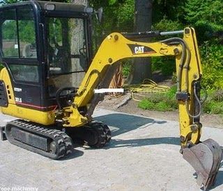 Oferta miniexcavator Caterpillar 401 2004 1.6t - Pret | Preturi Oferta miniexcavator Caterpillar 401 2004 1.6t