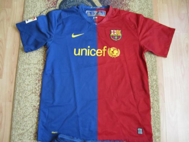 Vand echipament original Nike de la FC Barcelona - Pret | Preturi Vand echipament original Nike de la FC Barcelona