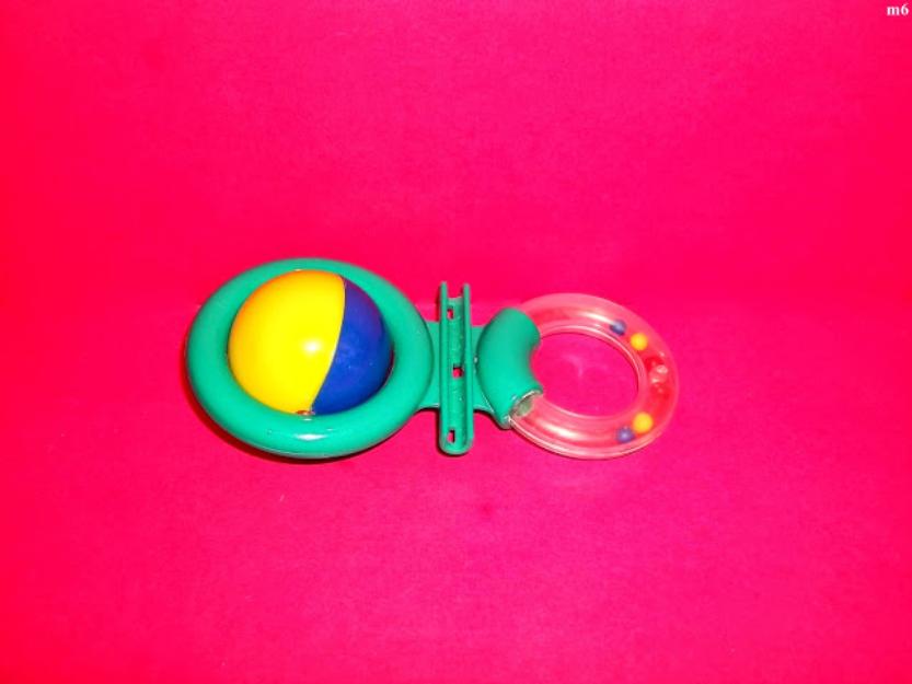 jucarii jucarie pentru bebelus cercuri cu bila ce se invarte zornaitoare din plastic - Pret | Preturi jucarii jucarie pentru bebelus cercuri cu bila ce se invarte zornaitoare din plastic