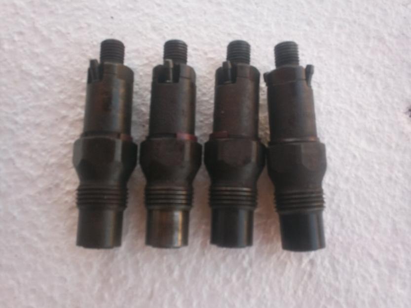 Injectoare pentru Ford Mondeo Mk2 1.8 TDI anii 1993-2000 in stare foarte buna - Pret | Preturi Injectoare pentru Ford Mondeo Mk2 1.8 TDI anii 1993-2000 in stare foarte buna