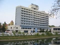 ORADEA - Hotel Forum Continental 4* - Pret | Preturi ORADEA - Hotel Forum Continental 4*