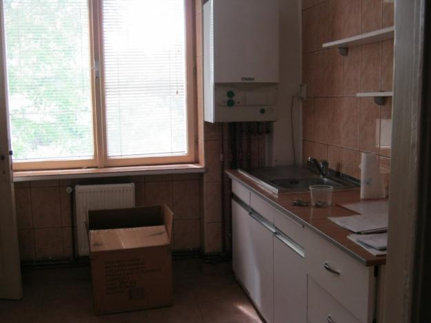 Inchiriez apartament cu 3 camere - Pret | Preturi Inchiriez apartament cu 3 camere