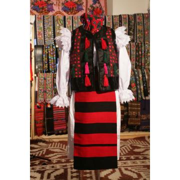 Costum din Maramures pentru femei - Pret | Preturi Costum din Maramures pentru femei