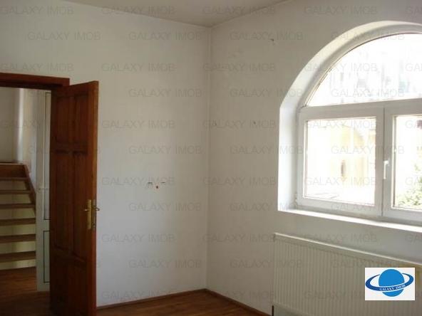 GLX500712 Vanzare casa 7 camere, zona Centrala - Pret | Preturi GLX500712 Vanzare casa 7 camere, zona Centrala