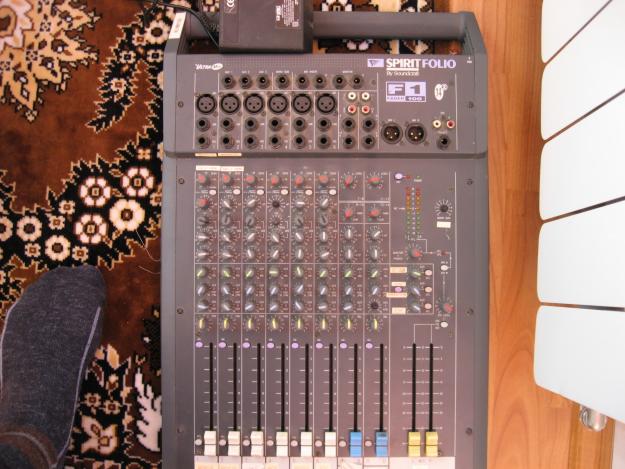 vand mixer soundcraft spirit folio f1 si procesor voce cu 2 efecte - Pret | Preturi vand mixer soundcraft spirit folio f1 si procesor voce cu 2 efecte