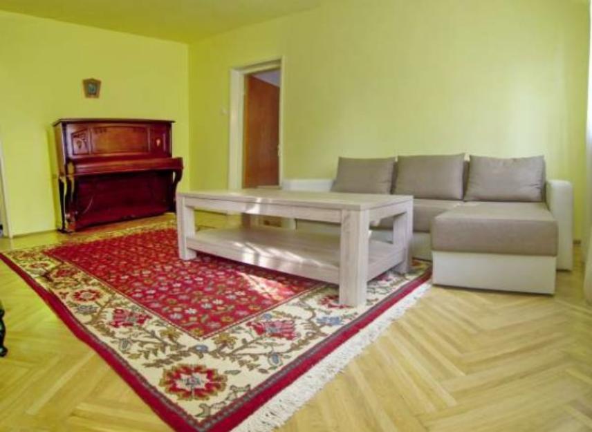 Apartament 3 camere in vila in zona Calarasilor - Pret | Preturi Apartament 3 camere in vila in zona Calarasilor