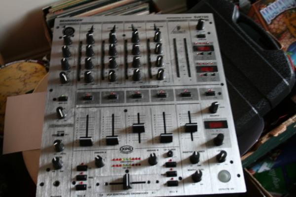 VAND MIXER PROFESIONAL BEHRINGER DJX 700 - Pret | Preturi VAND MIXER PROFESIONAL BEHRINGER DJX 700