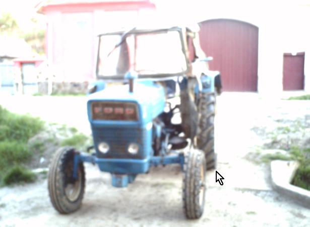 Vand tractor ford urgent!! - Pret | Preturi Vand tractor ford urgent!!