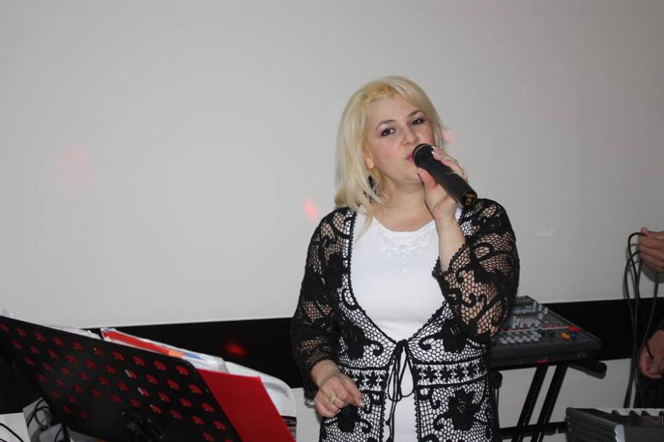 Dj cumatrie Iasi dj petrecere Iasi dj solist vocal Iasi - Pret | Preturi Dj cumatrie Iasi dj petrecere Iasi dj solist vocal Iasi