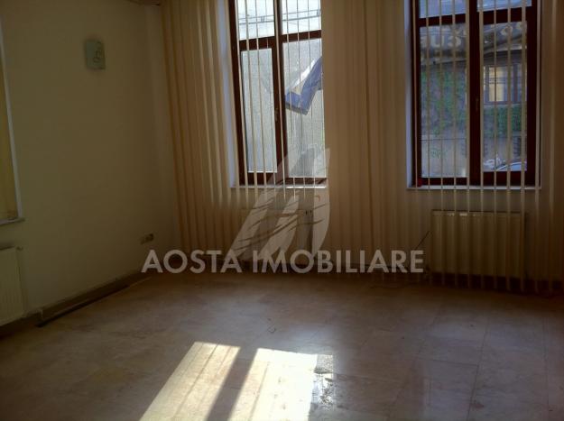 Inchiriere vila cu 11 camere,Dacia - Pret | Preturi Inchiriere vila cu 11 camere,Dacia
