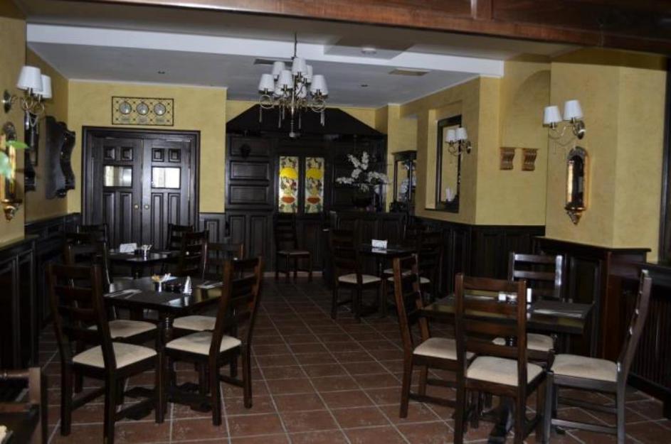 Scaune si mese restaurant din lemn masiv - Pret | Preturi Scaune si mese restaurant din lemn masiv