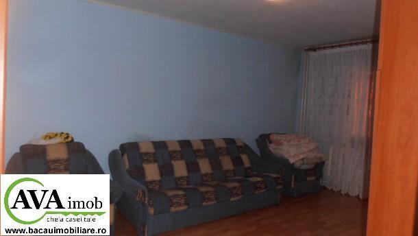 Vand apartament cu 3 camere decomandat in zona centrala, langa SIF Moldova - Pret | Preturi Vand apartament cu 3 camere decomandat in zona centrala, langa SIF Moldova