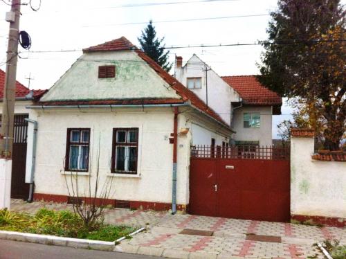 Casa foarte spatioasa de inchiriat, situata in Ghimbav. € 550 - Pret | Preturi Casa foarte spatioasa de inchiriat, situata in Ghimbav. € 550