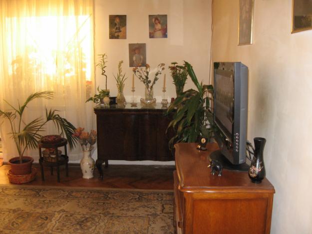 vand apartament 4 camere - Pret | Preturi vand apartament 4 camere