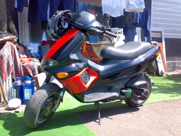 Scuter Gilera runner - Pret | Preturi Scuter Gilera runner